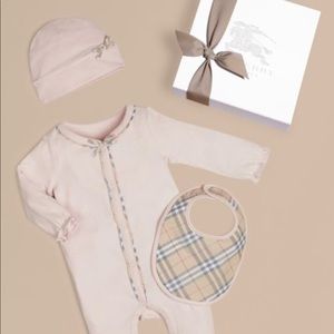 Burberry Children Three-piece Baby Gift Set
